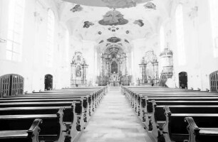 Herbolzheim: Renovierte Pfarrkirche; Innenraum; gesamt