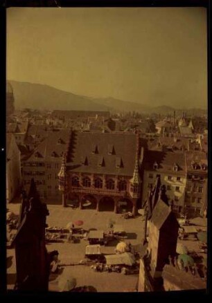 Münsterplatz, Historisches Kaufhaus und Altstadt