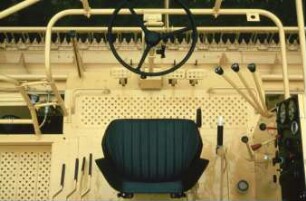 Fotografie: Mähdrescher selbstfahrend, Arbeitsplatz, Führerstand, Ergonomie, Bedienelement