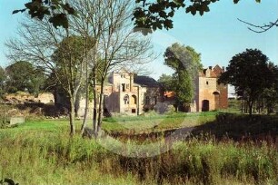 Schloss und Ordensburgruine in Alt-Kischau
