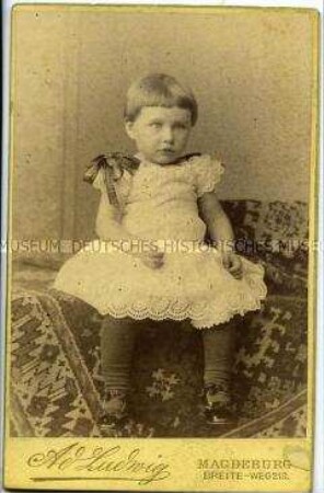 Kleines Mädchen im Spitzenkleid, Carte de Visite