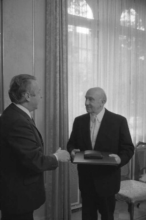 Verleihung der Ehrenmedaille der Stadt Karlsruhe an den ehemaligen Direktor des Badischen Landesmuseums Prof. Rudolf Schnellbach