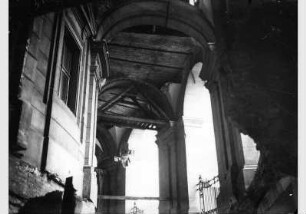 Blick in den Eingangsbereich des Kaiser-Friedrich-Museums