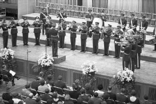 Nato-Militärkonzert auf Einladung der Unteroffiziersvereinigung der 2. Luftwaffen-Division zugunsten spastisch gelähmter Kinder.