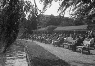 Bad Wiessee: Kurgäste auf der Seepromenade
