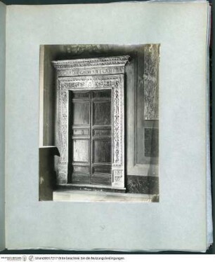 I Rome architectureTür im Palazzo della Cancelleria - Rotes Album I (Architektur antik und modern)