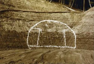 Tunnel bei Hölzern in km 528,925 Südportal, Röhre I