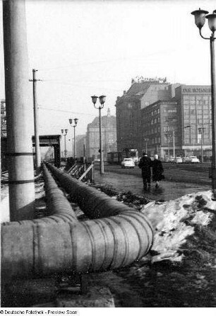 Dresden-Altstadt. Ernst-Thälmann-Straße (jetzige Wilsdruffer Straße). Blick nach Osten