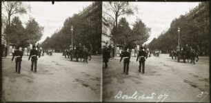 Paris, Straßenszene auf einem Boulevard