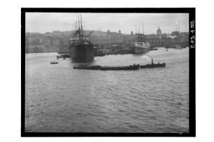 Überfahrt : Europa. Ansicht von Hafen und Stadt, unbekannt, aufgenommen während der Überfahrt, 1908