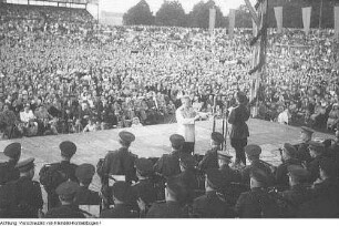Dresden, Heinz-Steyer-Stadion. Auftritt des Alexandrow Ensemble der sowjetischen Armee, 9. September 1948