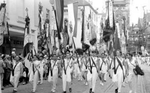 Freiburg: Festzug der Turner; Fahnenträger der Markgräfler Turnvereine