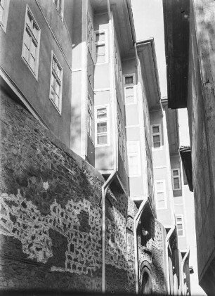 Gebäudeansicht : Rückseite eines Renaissance-Hauses (heute beherbergt es das Regionale Ethnografische Museum) in der Altstadt von Plovdiv, Bulgarien