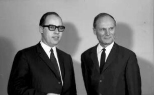 Freiburg: Rathaus; Justizminister Dr. Schieler; Oberbürgermeister Dr. Keidel