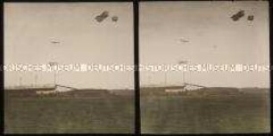Wettflug Rougier, Latham und Edwards über den Tribünen, Flugplatz Johannisthal, Berlin