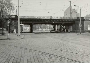Dresden-Leipziger Vorstadt, Leipziger Straße. Eisenbahnüberführung (1898/1901). Blick zur Robert-Blum-Straße