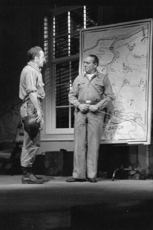 Szenenbilder aus "Colonel Forster bekennt sich schuldig" von R. Vailland, Kammerspiele