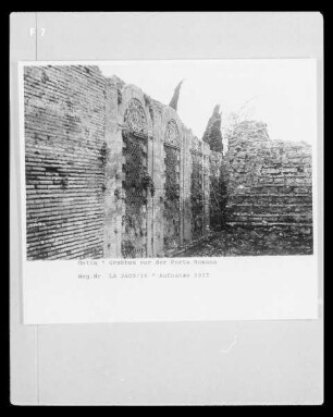 Grabbau vor der Porta Romana