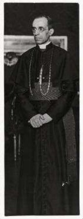 Kardinal Pacelli, apostolischer Nuntius in Berlin. Kardinal Pacelli (Pius XII., bürgerlicher Name: Eugenio Maria Giuseppe Giovanni Pacelli)