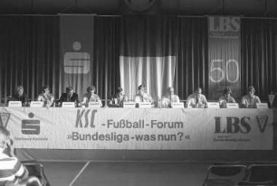 KSC-Fußball-Forum "Bundesliga - was nun?" in der Gartenhalle