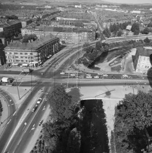 Straßenkreuzung Wilhelm-Pieck-Straße (Stauffenbergallee) und Karl-Marx-Allee (Magdeburger Allee) in Erfurt : Blickrichtung Nordosten in die Johannesvorstadt