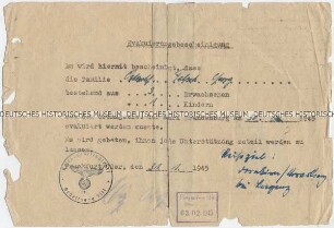 Evakuierungsbescheinigung des RAD Arbeitsgau VIII für eine Familie aus Frankfurt/Oder mit rückseitiger Bekleidungsliste der Aufnahmestadt Dornbirn