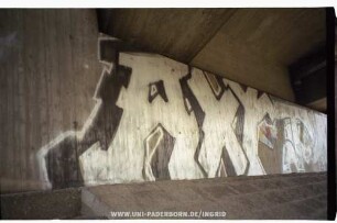 AXt
