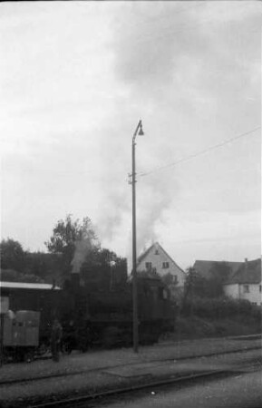 Sigmaringendorf, Lok 141, Zug 304, abfahrbereit