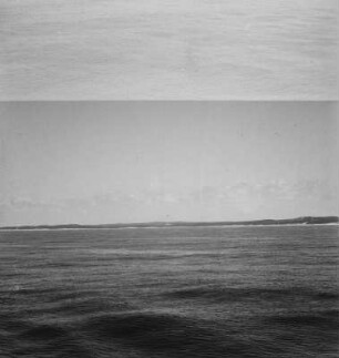 Küste : Blick von einem Boot zu der mit Dünen überzogenen Küste von Kwa Zulu Natal