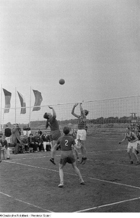 Volleyballspiel im Bruno-Plache-Stadion