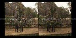 Soldaten am Unterstand vor der Kirche, Montfaucon