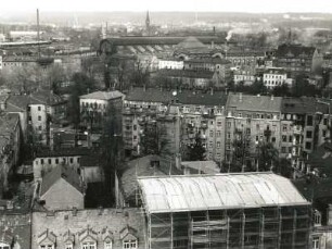 Dresden-Neustadt. Blick vom Turm der Dreikönigskirche über die Königstraße nach Nordwesten gegen den Neustädter Bahnhof