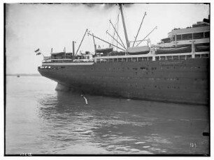 Hochseepassagierdampfer "Vaterland" der Hapag Hamburg. Teilansicht der Steuerbordseite mit Heck