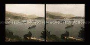 Französische Kriegsschiffe in der Bucht von Villefranche-sur-Mer