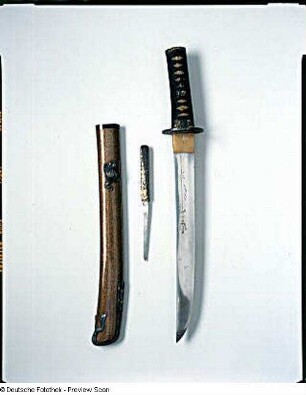 Kurzschwert (Wakizashi) mit Scheide und Schwertnadel (Kogai)