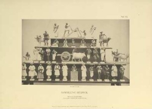 Format IV., No. 2407. Indische Volkstypen. Thonfiguren angefertigt in Kischenagar