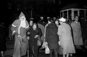 Nikolaus der städtischen Polizei.
