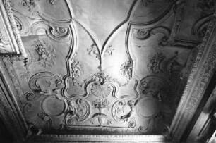 Stuckdecke, Detail: mit Putten