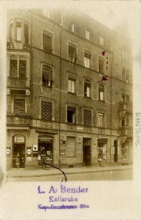 Postkartenalbum mit Motiven von Karlsruhe. "Karlsruhe"