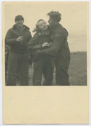 Marlene Dietrich (Nürnberg, April 1945) (Archivtitel)