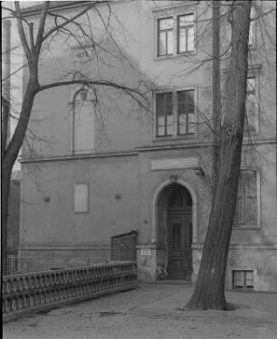 Dresden-Pieschen, Osterbergstraße 22. 26. Grundschule "Am Markusplatz" (seit 2004), erbaut als 26. Bezirksschule, später 26. Oberschule "Arno Lade", seit 1991/1992 nur noch Grundschule