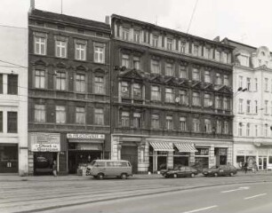Wohn- und Geschäftshaus : Wohn-und Geschäftshäuser um 1890 (Nr. 11) und 1894 (Nr.12)