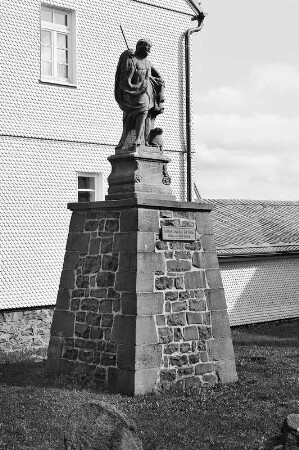 Standbild Johannes Bapt. (Standbild); Herbstein, Kirchplatz