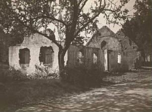 Westlausitz. Otterschütz bei Königsbrück. Ruine eines Wohnhauses