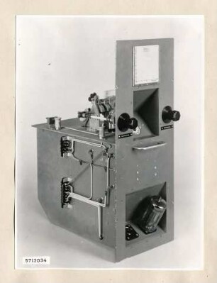 Prüfsender SRS 551, Einschub von vorn; Foto, 1957