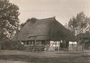 Neustadt-Glewe, Bauernhaus mit Reetdach