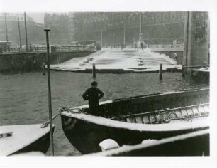 Hamburg. Die Treppen an der kleinen Alster im Winter