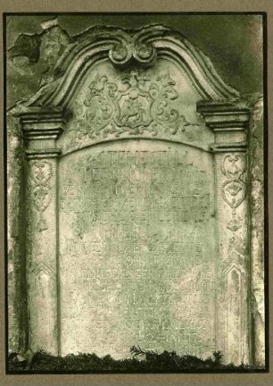 Friedhofkapelle. Grabstein d. Fam. Joh. Reichard, Wölflin d. Gerichts und.... Handelsmann