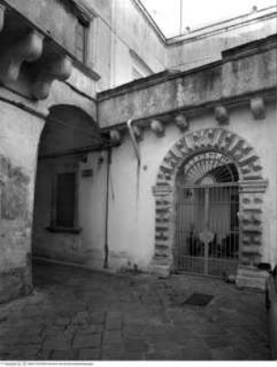 Arco Constantini