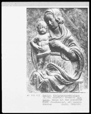 Maria mit dem stehenden Kind